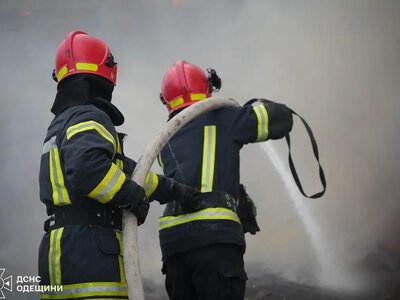 В Одесі під час пожежі на меблевому підприємстві загинули дві жінки