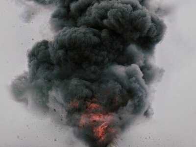 Уламки пошкодили будівлю навчального закладу: ворог атакував місто на Чернігівщині