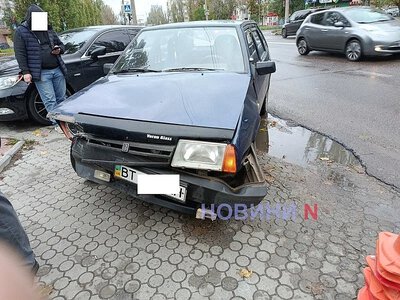 ДТП на проспекті у Миколаєві: ВАЗ не пропустив Citroën
