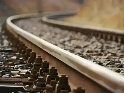 У Дніпрі рф вдарила по електропотягу, велика кількість загиблих