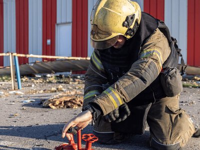 У Дніпрі дрон влучив по електропоїзду: є жертви