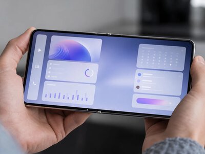 Wired пояснив, як Liquid Glass адаптували для складаного iPhone Duo