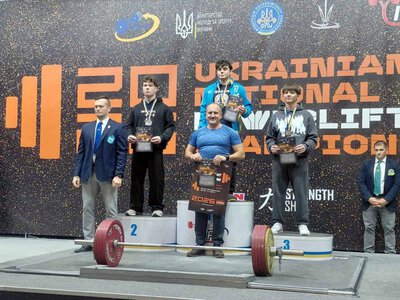 Пауерліфтери з Нових Санжар вибороли «золото» та «бронзу» на чемпіонаті України в Коломиї