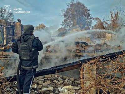 Ворог вдарив по сусідньому з Шосткою місту, горів приватний будинок + Фото