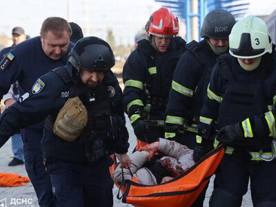 Зеленський показав кадри з місця удару рф по вокзалу в Дніпрі