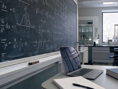 OpenAI та Anthropic заявили про спростування ключової гіпотези інформатики
