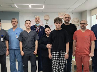 13-річному хлопцю з Рівненщини у Львові провели операцію за допомогою робота-хірурга