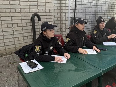У Кременчуці постраждалих від ракетного удару просять звертатися до поліціянтів на місцях влучань