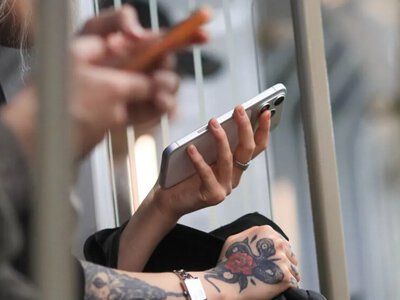 Росія планує відключати від мобільних мереж незареєстровані смартфони