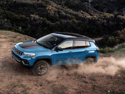 Jeep оголосив про підвищення цін на Compass 2027, одночасно знизивши вартість однієї з версій: що варто знати про нові ціни на кросовер