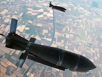 Російська авіабомба зруйнувала житлову п’ятиповерхівку на Харківщині: під завалами шукають людей – ХОВА
