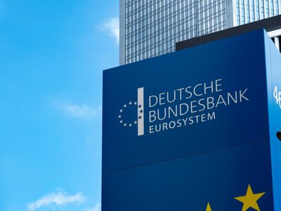 Німеччина відмовляється від паперових чеків: що чекає на клієнтів банків із 2028 року