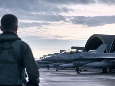 Міноборони Польщі відкинуло дані про нестачу пілотів F-16 — Interia