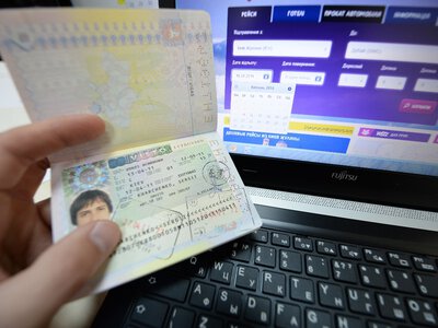 Українцю за кордоном відмовили в паспорті через «Резерв+»: суд зобов’язав видати документ