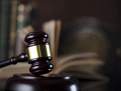 В Одесі двох юнаків судитимуть за катування безхатька, яке вони знімали на відео