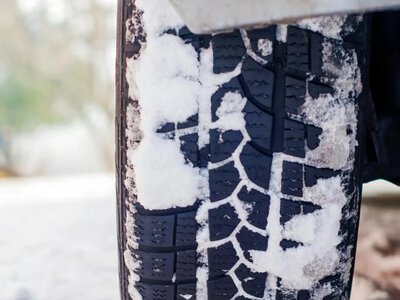 Скоро перевзуватися: скільки українці планують витратити на зимові шини