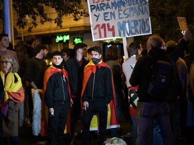 В Іспанії спалахнули протести після залізничної катастрофи, в якій загинули десятки людей (ФОТО)