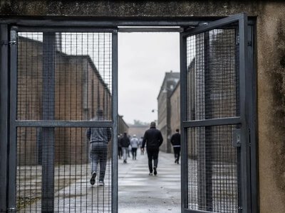 До в’язниць Англії та Уельсу повернули більше людей, ніж звільнили — The Guardian