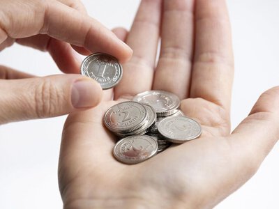 Монети 1 і 2 гривні хочуть змінити: у НБУ пояснили, що буде з грошима українців