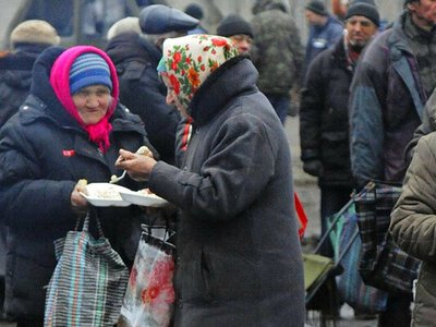 Пенсійні та соціальні виплати українцям: чи знайшлись гроші у ПФУ на жовтень
