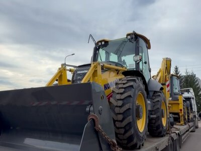 Сумська громада отримала три сучасні екскаватори-навантажувачі KOMATSU