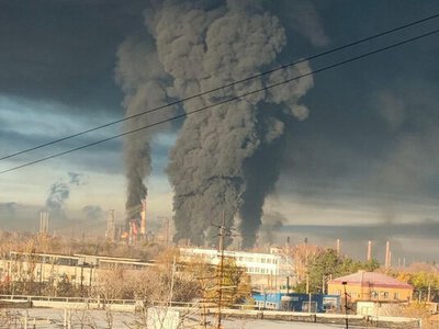 Дрони атакували Новокуйбишевський НПЗ та завод, що постачає консерви російській армії