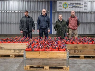 Херсон отримав 100 вогнегасників для укриттів від ГО “Людина для людини”