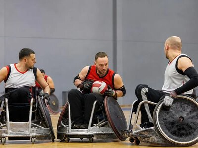 Збірна Англії розгромила Вельс 98:18 на старті захисту титулу — BBC Sport