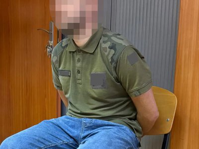 У Польщі чоловік напав з ножем на двох українців в автобусі через їхню національність