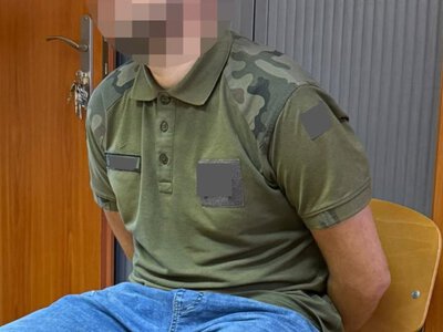 У Польщі чоловік із ножем напав на двох українців у міському автобусі. Причиною стала національність