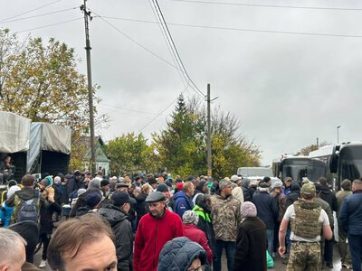 Мешканці Олешок разом з українською делегацією їдуть до Анапи. Звідти вони полетять до Білорусі