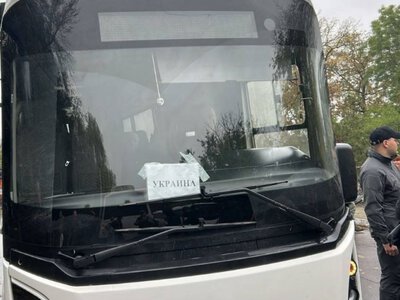 Евакуйовані жителі Олешків вирушили додому через Білорусь