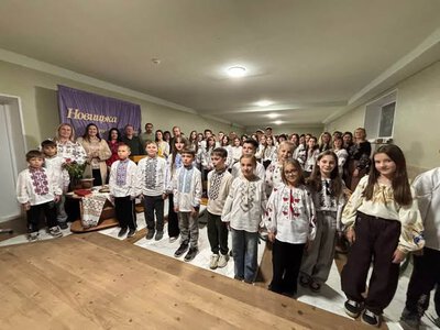На Прикарпатті провели масштабну акцію «Прикарпаття читає українське» та встановили Національний рекорд з масових читань