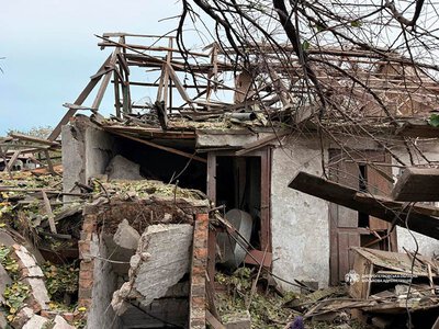 У Дніпрі пошкоджені залізничний вокзал. багатоквартирні будинки, інфраструктура, автівки