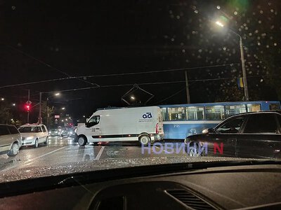 Дві ДТП з одним трамваєм сталися на проспекті у Миколаєві (фото)