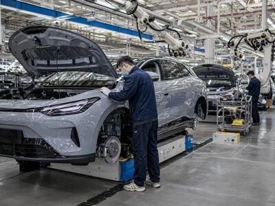 Rivian планує запустити безконтактне водіння для клієнтів у 2027 році