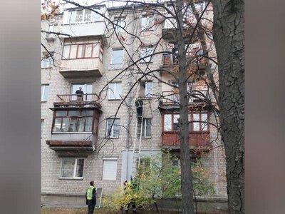 Пожежа у київській квартирі: чоловіка врятували через вікно