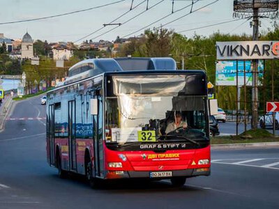 У Тернополі 1 листопада побільшає автобусів до кладовищ