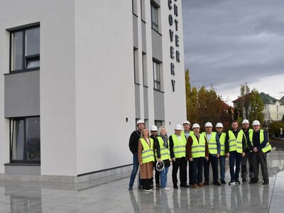Терміново із Чехії: на Закарпаття прибув спецвантаж із медичною технікою та грошима для ЗСУ (СПИСОК ЗАКЛАДІВ)
