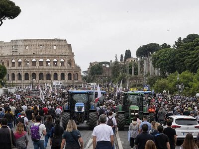 Профспілка USB заявила про до 1,5 млн учасників протестів в Італії — NDTV World