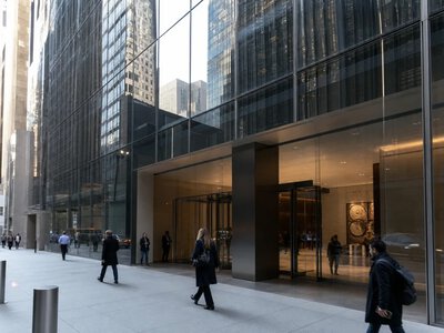 Crosby подала заявку на активи юридичної фірми Weil Gotshal