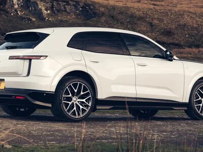 Британський бренд Bentley перетворив свій перший електричний кросовер на розкішний 875-сильний суперкар