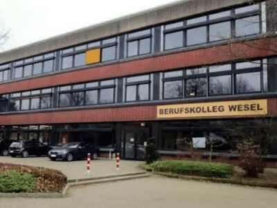 16-річна жінка отримувала зарплату, не виходячи на роботу, вwhile активно займалася дайвінгом