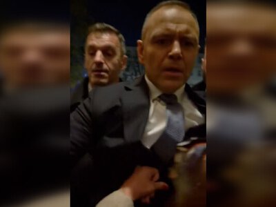 Навроцький прибув до Конституційного трибуналу у Варшаві: при вході сталася сутичка (відео)