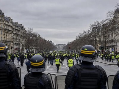 Франція розгорнула 70 тисяч силовиків перед акціями протесту — France 24