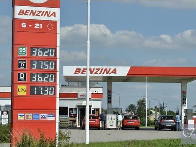 У Чехії знизили граничні ціни на бензин і дизель: скільки дозволено брати на АЗС до 2 листопада