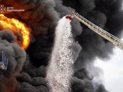 Після вчорашніх ударів росіян по електроенергетиці без світла залишилися майже 300 тисяч українців – Зеленський (ФОТО)