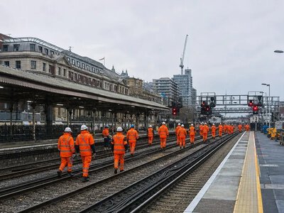 У Британії на різдвяний період закриють два великі вокзали — The Guardian